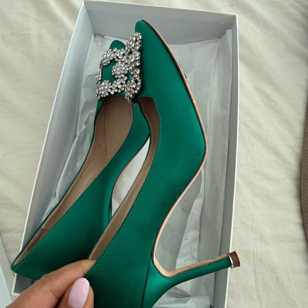 Manolo Blahnik Green Satin Pumps - Picture 4 of 12